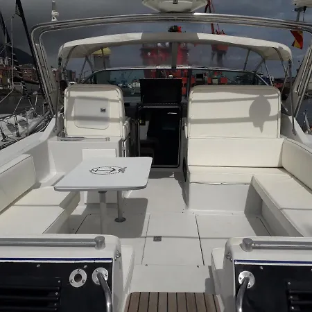 Yate, Barco, Santurtzi, Bilbao Botel