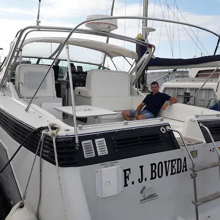 Botel Yate, Barco, Santurtzi, Bilbao *